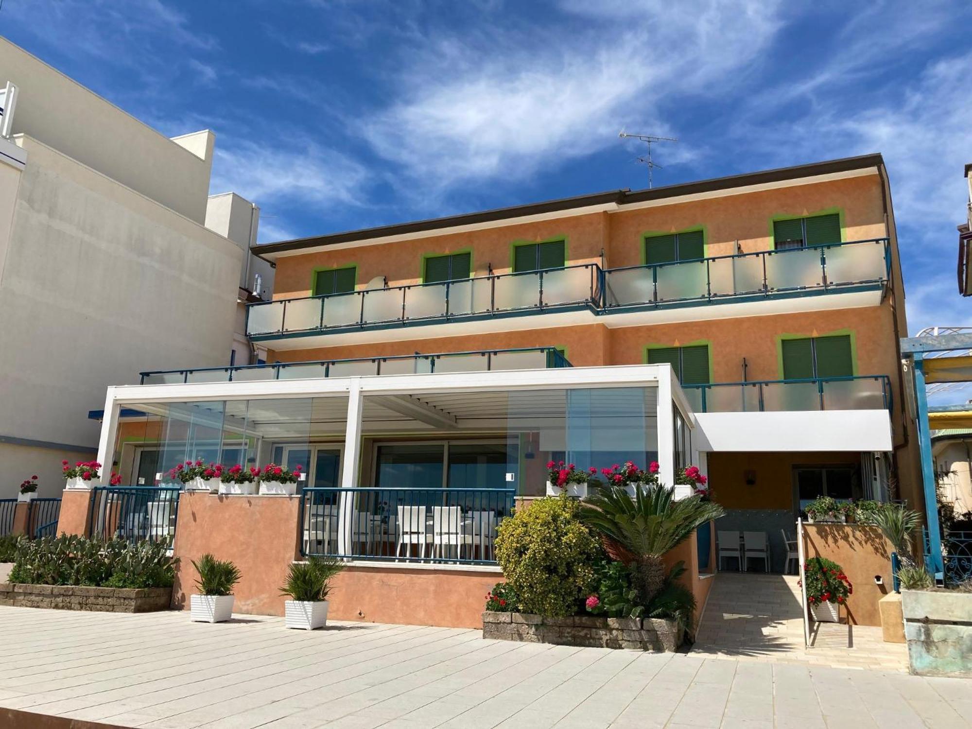 Hotel Giacomazzo Каорле Екстер'єр фото