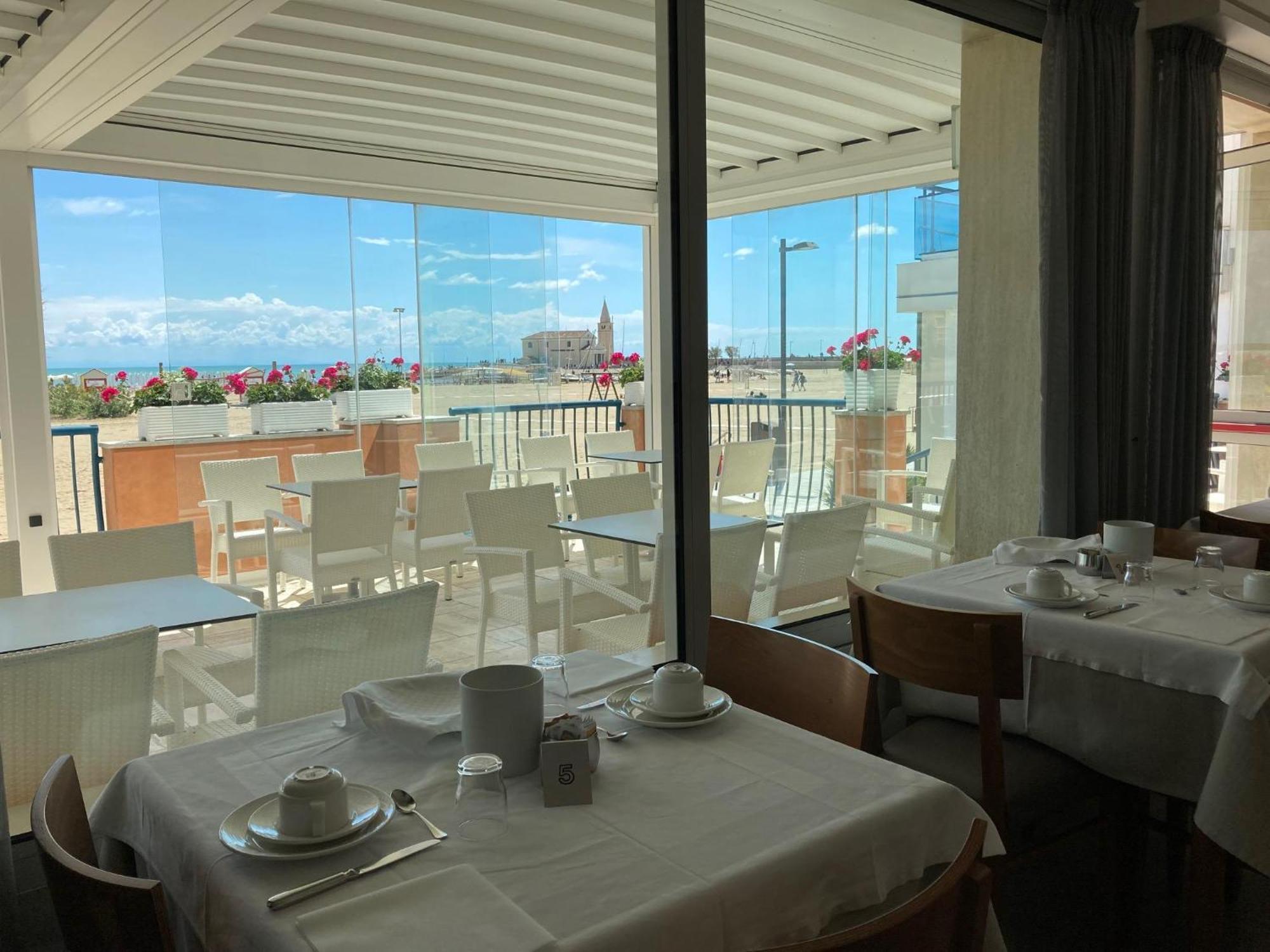 Hotel Giacomazzo Каорле Екстер'єр фото