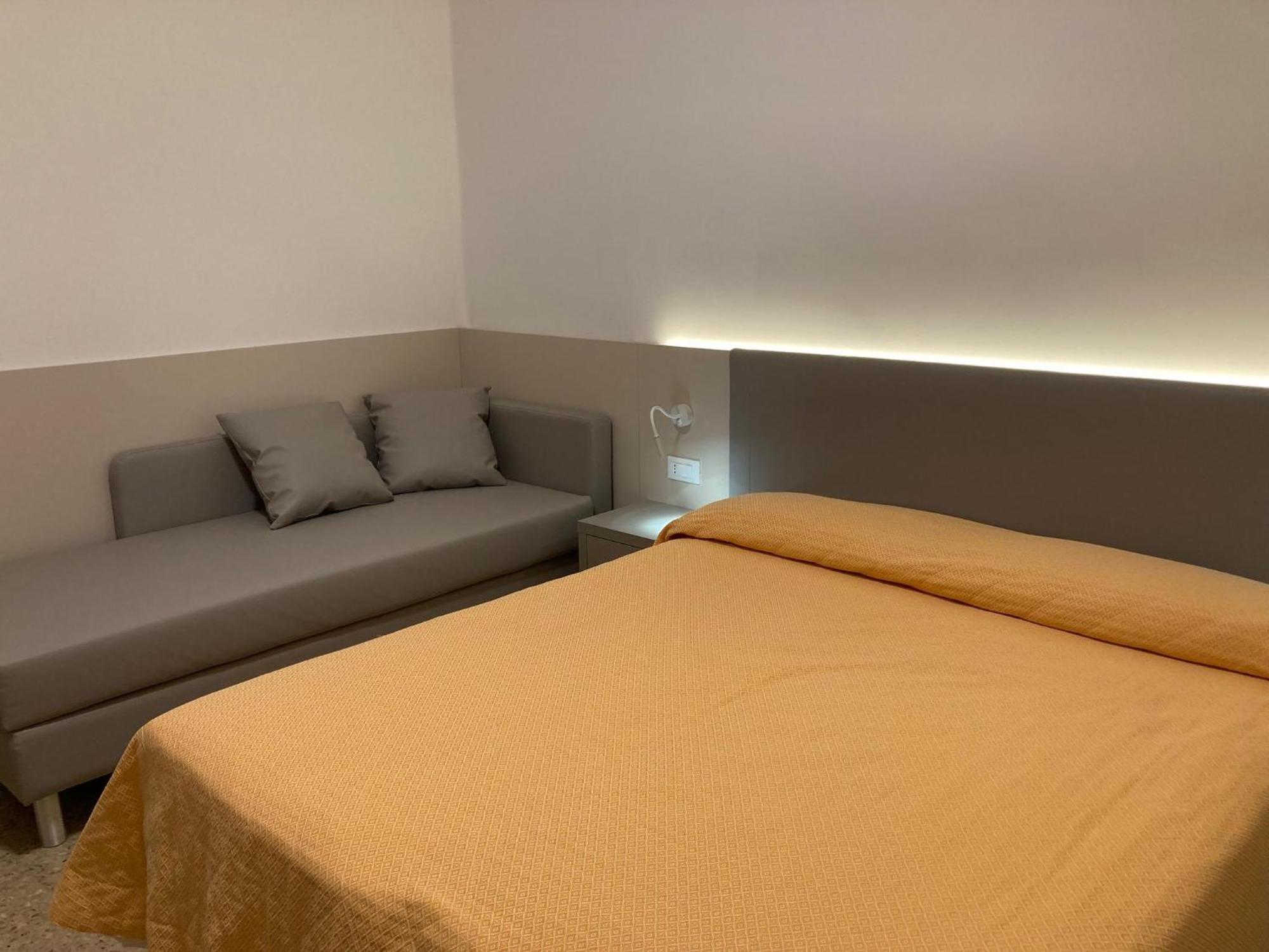 Hotel Giacomazzo Каорле Екстер'єр фото
