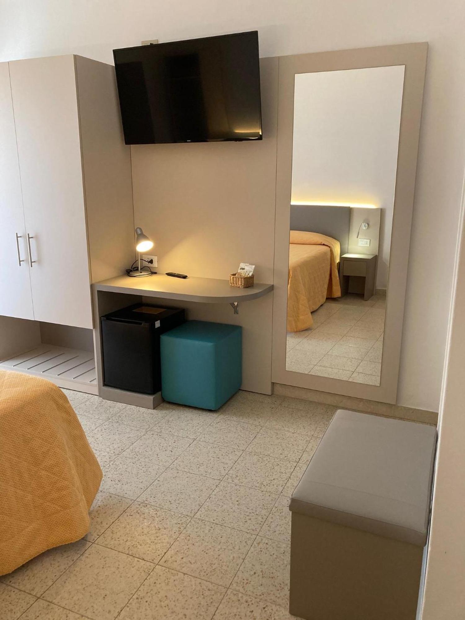 Hotel Giacomazzo Каорле Екстер'єр фото