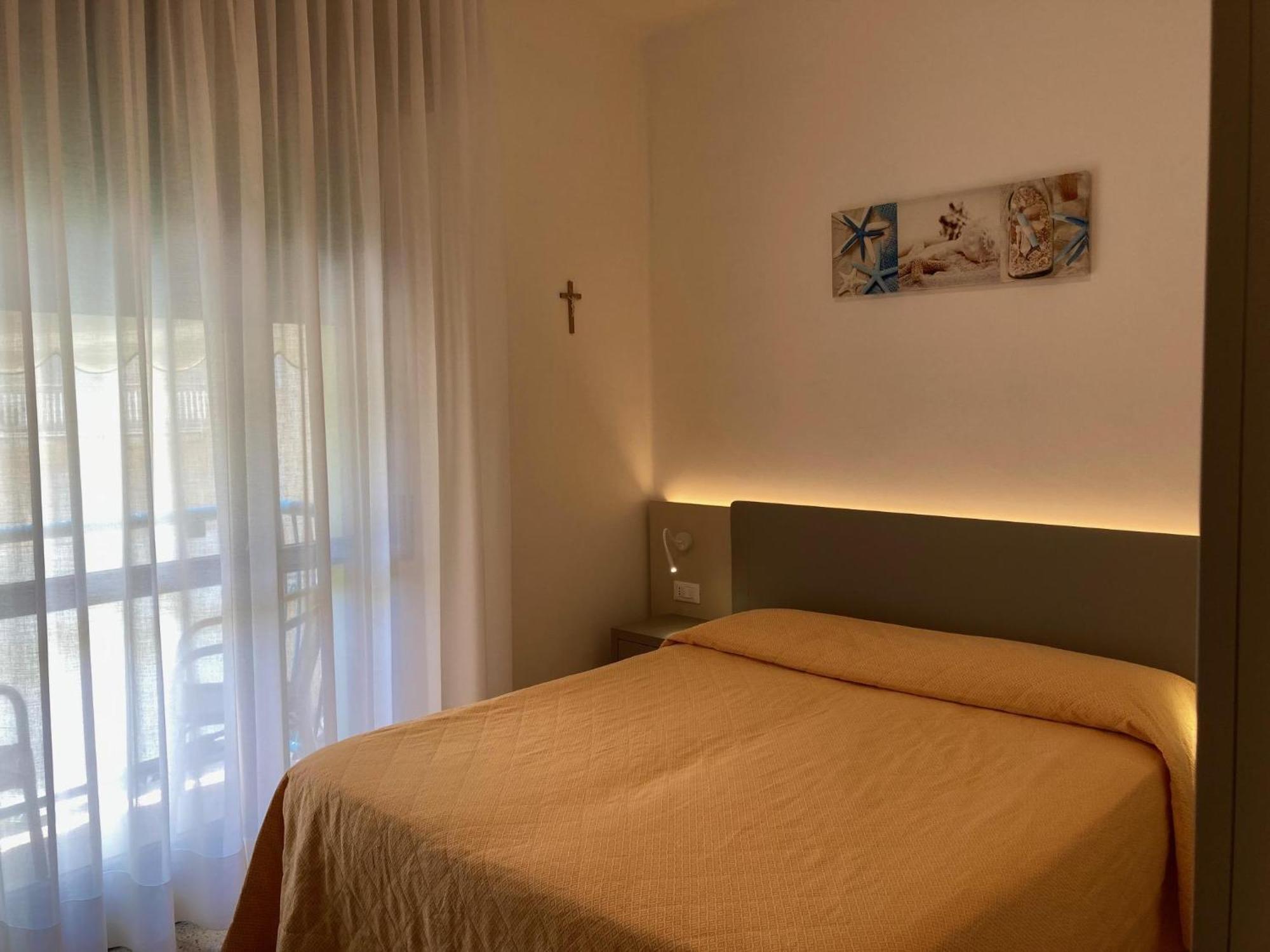 Hotel Giacomazzo Каорле Екстер'єр фото